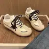 Zapatillas de entrenamiento alemanas con aumento interno de altura, otoño 2026 nuevo estilo retro estrella coreano versátil suela blanda transpirables suela gruesa casual para mujer