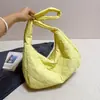 Bolso de Invierno Transfronterizo para Mujer 2026 Moda Coreana Acolchado Diamante Hilo Bordado Bolso de Hombro para Mujer Acolchado de Algodón Elegante Bolso de Hombro Único para Mujer