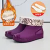 Sapatos de chuva populares transfronteiriços femininos de cano curto para usar ao ar livre sapatos d'água quentes antiderrapantes galochas botas impermeáveis sapatos de borracha protetores de sapato atacado