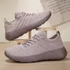Tênis esportivos casuais unissex para casais, sapatos confortáveis para primavera e verão, leves, respiráveis, versáteis, disponíveis para atacado