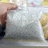 Pacote Grande de Miçangas Plásticas Redondas em Formato de Barril, Miçangas Espaçadoras Pequenas, Acessórios para Pulseiras, Resina, Dourado, Branco, Preto, Aproximadamente 3*2 Furos, 1,5mm, 40.000 Peças