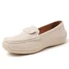 Novos mocassins de ajuste largo, sapatos baixos casuais femininos, sapatos mom de material macio e sola macia, mocassins femininos confortáveis de tamanho grande
