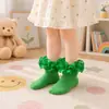 Venta Directa de Fábrica Calcetines de Encaje con Pompón para Baile de Niñas Calcetines Cortos Nuevos Cómodos Calcetines Lindos para Bebé Múltiples Colores Disponibles