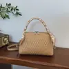 La Bolsa Trendy para el Brazo de Este Año 2026 Primavera Nueva Bolsa para Mujer Elegante Bolso de Hombro de Alto Valor Bolso Cruzado Acolchado Estiloso