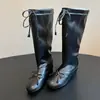 Versão em couro de botas de cavaleiro femininas que aumentam a altura, com cadarços e laços, botas longas estilo balé, botas de salto alto com bico quadrado, botas da moda que emagrecem