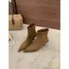 Botas Curtas Femininas Elegantes da Moda Nova Versão Coreana Outono/Inverno Salto Fino Bico Fino Salto Alto