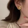 Pendientes de Mariposa de Perlas Retro Franceses para Mujer Lujo Ligero Personalidad Elegante Versátiles Pendientes de Moda de Gama Alta Pendientes