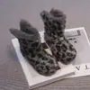 Botas de neve de inverno para bebê, novo estilo chinês, botas de algodão grossas e quentes, versáteis e estilosas para crianças, com forro de fleece, solas antiderrapantes e material de algodão ultrassuave