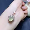 Colgante de Piedra de Uva Natural, Tipo Hielo con Fluorescencia, Finamente Elaborado en Plata 925, Piedra Principal 10*14mm
