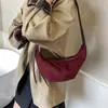Bolso de axila tipo cuerno para mujer de gamuza super popular 2026 nuevo otoño e invierno, bolso de hombro y bandolera versátil de alta gama tipo dumpling