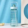 Botella de agua deportiva elegante de gran capacidad para entusiastas del fitness con pajita, vaso de plástico portátil resistente a altas temperaturas