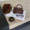 Bolso Boston de Piel de Vaca Esmerilada 2026 Nuevo Estilo Bolso de Mano Patchwork Mini Retro Nicho Bolso Cruzado de Piel Genuina
