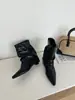 Botines de Moda con Punta Fina, que Aumentan la Altura, Hebilla de Cinturón Estilo Europeo y Americano, Nueva Colección Otoño/Invierno 2026