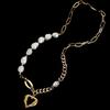 Colar de amor oco com asas de anjo de aço titânio, colar com pérolas barrocas, corrente de clavícula, nicho feminino, luz, luxo, estilo frio