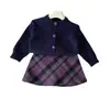 Conjunto de Otoño para Niña 2026 Nuevo Estilo Suéter de Punto Falda a Cuadros Conjunto de Dos Piezas Bebé Niña Estilo Coreano Elegante