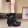 Botines Cortos Estilo Coreano con Punta y Remaches para Mujer 2026 Nuevo Estilo Verano Hebilla de Cinturón Negra Botas de Tacón Apilado Estilo Vaquero Retro Botas de Caballero