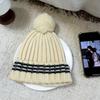 Bola de Pelo Rayada Otoño e Invierno Protección para Orejas Cálido Color Contrastante Bola de Pelo Sombrero de Lana Moda Infantil Protección para Orejas de Punto Sombrero de Punto