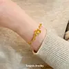 Nuevo Pulsera Entrelazada de Flor y Hoja con Perlas Chapada en Oro Estilo Chino con un Toque de Lujo Ligero y Gama Alta, Presentando Diseños de Flor y Hoja Huecos