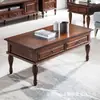 Mesa de centro de madeira maciça estilo retrô americano com trabalho de marchetaria requintado e pernas esculpidas, mesa de centro para sala de estar com gavetas para armazenamento