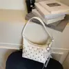 Bolsa Pequena Feminina Transfronteiriça 2026 Nova Bolsa de Ombro/Axila de Nicho Bolsa de Mão Acolchoada com Corrente Versátil Bolsa Transversal