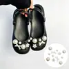 Versáteis tamancos estilo francês, delicados, com acessórios DIY: uma série de pérolas com designs florais tridimensionais e enfeites de corrente removíveis