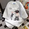 Camiseta Unissex Tendência Verão 2025 Manga Curta Design de Nicho Gola Redonda Solta Versátil Top para Casal Ins