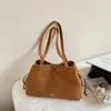 Bolso tote vintage de gran capacidad, nuevo modelo principios de otoño 2026, bolso de mano casual personalizado de color sólido para mujer, para el trabajo y los desplazamientos, moderno