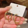 Pendientes Geométricos de Metal Estilo Minimalista con un Toque de Alta Gama, Pinzas para Orejas de Moda para el Viaje Diario, Nuevos Accesorios para Orejas de Moda 2026