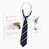 Accesorios para Camisa de Golpe Libre de Personas Estilo Japonés Corbata Azul Estilo Académico jk Patrón Perezoso Vestido Académico Lazo de Corbata Mano de Mujer dk