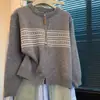Nuevo Suéter de Punto para Mujer Tallas Grandes Otoño/Invierno 2026, Corte Ajustado, Cremallera, Rayas, Holgado, Versátil para el Trabajo