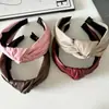 Diadema de Cuero Versátil de Ala Ancha, Moda y Sencillez, Diadema Nudosa de Cuero PU de Gama Alta para Salir, Pinza para Lavarse la Cara, Agujero para el Cabello para Mujeres