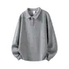 Suéter pullover moderno estilo coreano com gola dobrada, coleção outono e inverno masculino, caimento relaxado e casual, suéter básico masculino
