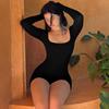 Mono de manga larga chica hot ajustado sin espalda transfronterizo europeo y americano sentido nude otoño e invierno Nuevo corto sexy femenino hueco al por mayor