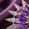 Broche de floco de neve de vidro roxo Advanced Sense Moda requintada Roupas femininas Placket de pressão Pin fixo Anti-reflexo Corsage