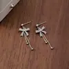 Pendientes de Plata con Lazo y Borla de Perlas, Pendientes Geométricos Redondos de Nicho con Diamantes Completos, Pendientes de Lujo Ligero Redondos con Perlas y Tachuelas de Diamantes