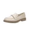 Sapatos Pequenos de Couro Estilo Britânico Retrô 2026 Novos Salto Baixo Planos Moda Versátil Sapatos Individuais Populares Mocassins de Couro Macio para Mulheres