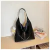 Bolso de mano grande de cuero suave estilo coreano, nuevo de 2026, bolso simple de moda para el hombro para el día a día, bolso de hombro vintage versátil