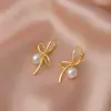 Pendientes de Lazo de Cinta Retro con Perlas, Sensación de Lujo Ligero y Gama Alta, Pendientes Asimétricos, Pendientes de Aro para Rostros Cuadrados y Redondos, Pendientes de Aro Lisos