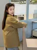 Gabardina de longitud media estilo coreano para niños Aimobebe, para niños mayores, con cuello de solapa, diseño casual de un solo botón y una prenda exterior casual
