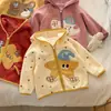 2026 Novo Estilo Outono/Inverno Jaqueta de Fleece Infantil Outono Meninos e Meninas Top Estiloso Roupa Externa Versátil para Bebê