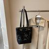 Bolso de Mano Pequeño con Bloques de Color en Relieve de Moda Transfronterizo para Mujer 2026 Nuevo Bolso de Hombro Versátil para el Trabajo Bolso Cubo de Primavera