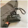 Bolso Kelly Casual Nuevo de Primavera 2026 con Patrón de Lichi para Mujer, Lindo Bolso de Mano Cruzado de Peluche de Alto Valor Simple