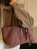 Bolsa de ombro de camurça com estampa de leopardo vintage estilo coreano, moderna e estilosa, bolsa de axila única, bolsa tote com vibe descontraída de nicho