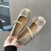 Zapatos de mujer Mary Jane de moda, estilo francés, poco profundos, punta cuadrada, con aumento interno de altura, correa de fuegos artificiales y pedrería, nuevos zapatos de una sola correa, 2026