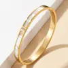 Pulsera de acero de titanio para mujer, de alta gama, nicho, incrustaciones de concha con diamantes, no se decolora, exquisita y elegante, pulsera de acero inoxidable estilo ins