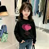 Camiseta elegante de manga larga 100% algodón para niña, nuevo modelo primavera y otoño 2026, top básico de dibujos animados con cuello redondo para niños