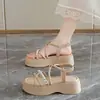 Sandalias Exquisitas de Pedrería de Gama Alta con Suela Gruesa para Mujer, Nuevos Zapatos de Playa Romanos Versátiles con Banda Elástica Verano 2026