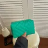 Hilo de bordar de comercio exterior bolsa de aseo de viaje para maquillaje 2026 hilo de bordar patrón de diamantes gran capacidad de viaje portátil bolsa de almacenamiento de mano