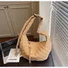 Bolso de Hombro Acolchado Transfronterizo Simple y Elegante Tipo Bollo Nuevo Modelo Otoño e Invierno 2025 Color Sólido Gran Capacidad Bolso Cruzado