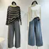 "Fica Bom com Cores Contrastantes" Camiseta Listrada com Textura de Pelúcia para Mulheres no Outono e Inverno, Solta e Versátil, Gola Redonda Casual Bordada para Usar por Baixo